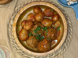 Albondigas con papines al pimenton