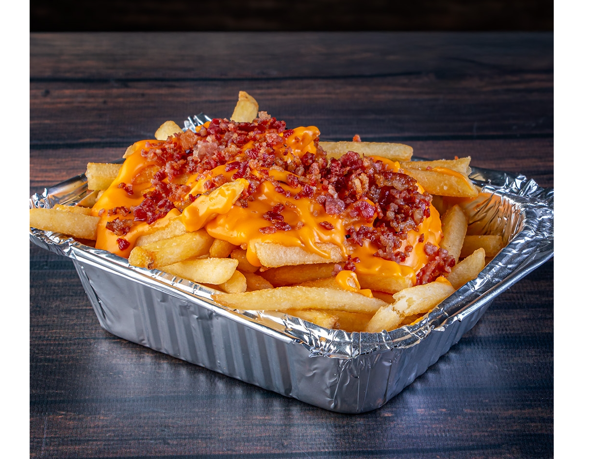 Papas con cheddar y bacon