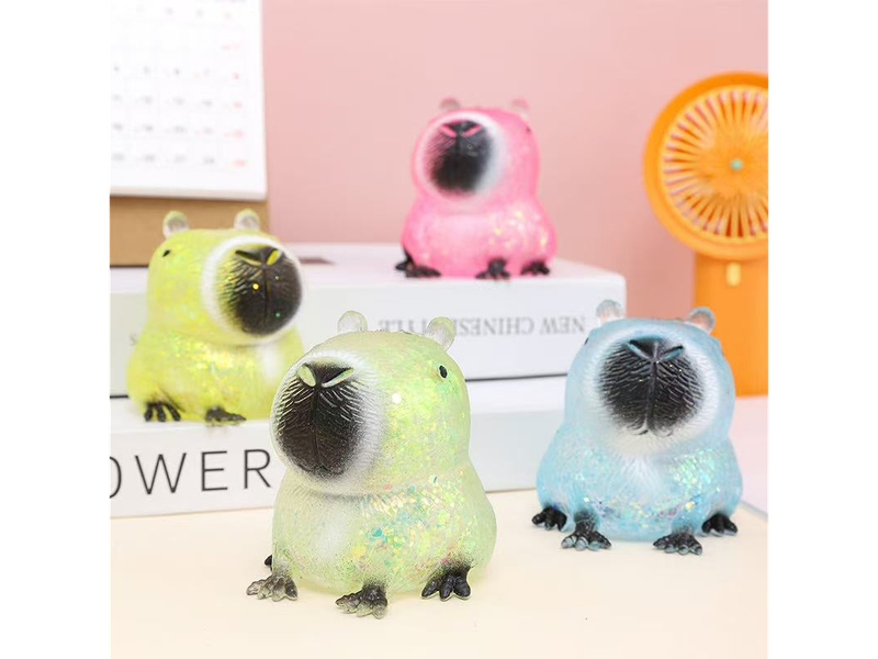 Squishie de Capybara Transparente de colores