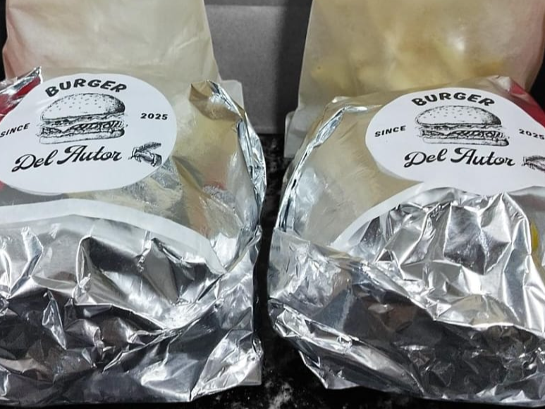 (02) Burger´s Simples + (02) Latas Pepsi 354ml