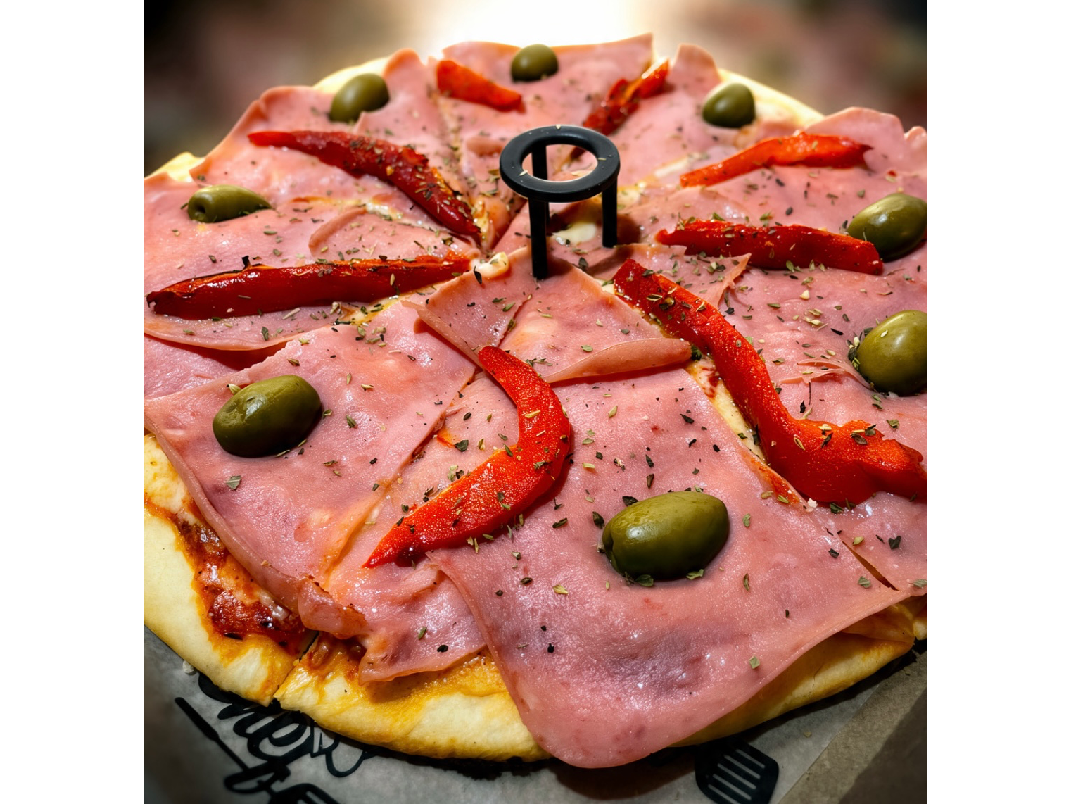 Pizza Especial Jamón y Morrones