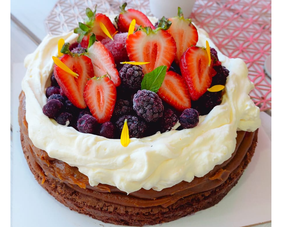 Brownie con chocolate COBERTURA y frutos rojos