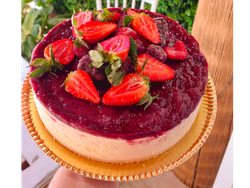 Cheesecake mousse de queso y frutos rojos