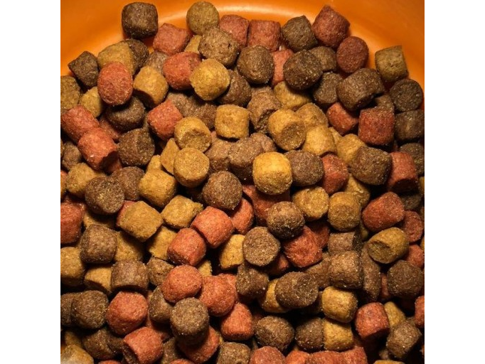 Alimento para gato pescado suelto