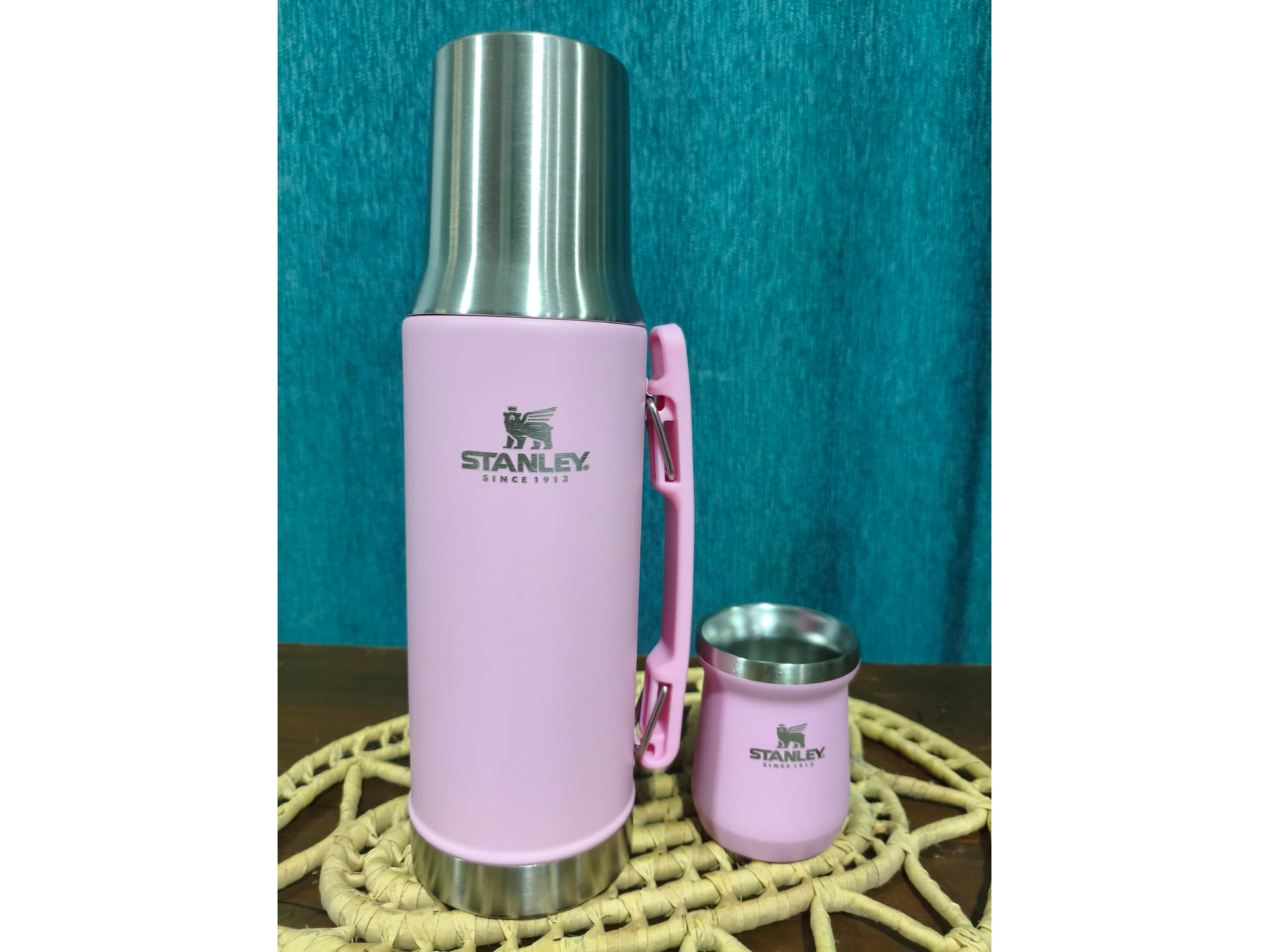 Térmo con Mate Rosa