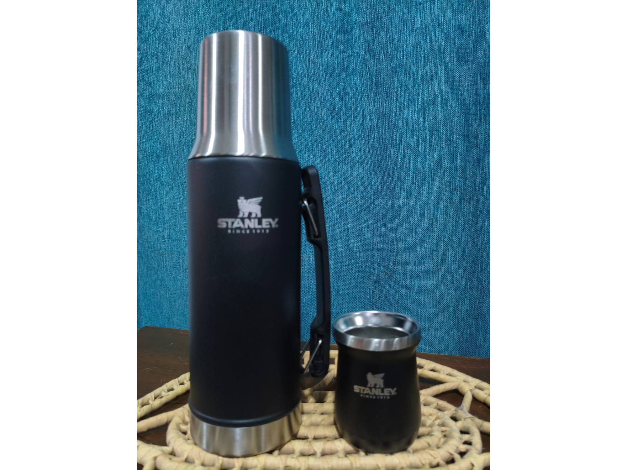 Térmo con Mate Negro