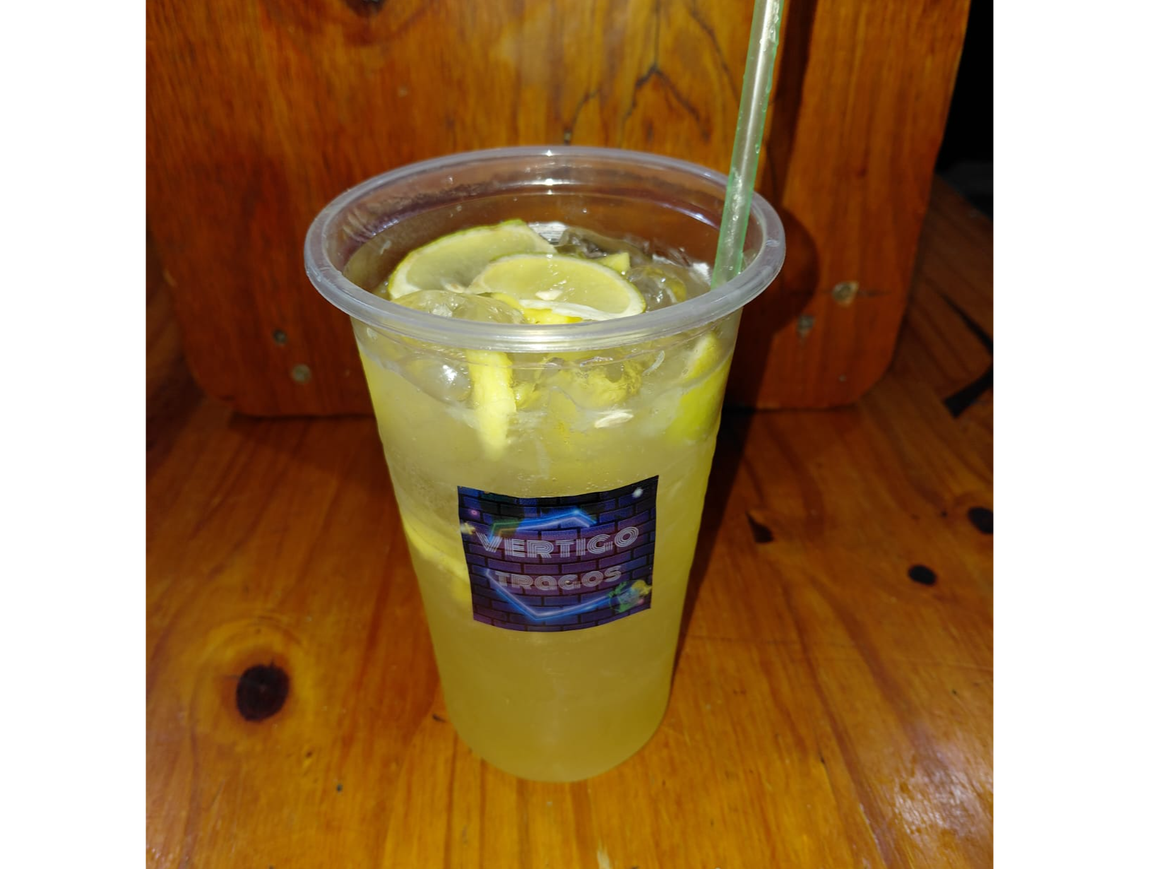 CAIPI DE ANANÁ Y MANGO