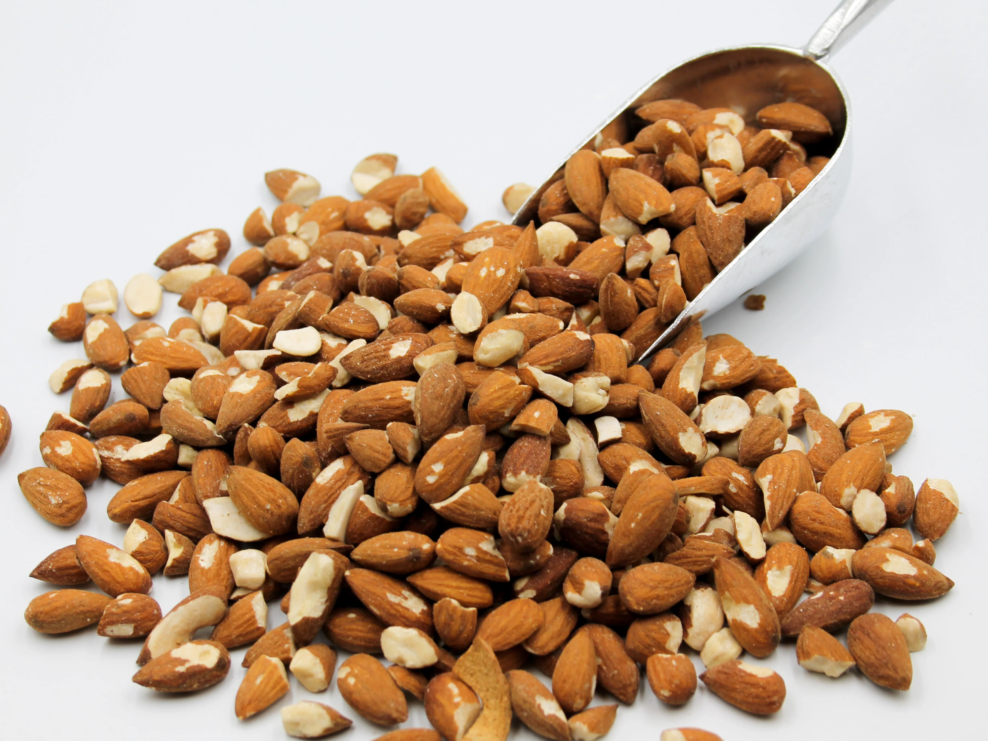 ALMENDRAS PARTIDAS x KG