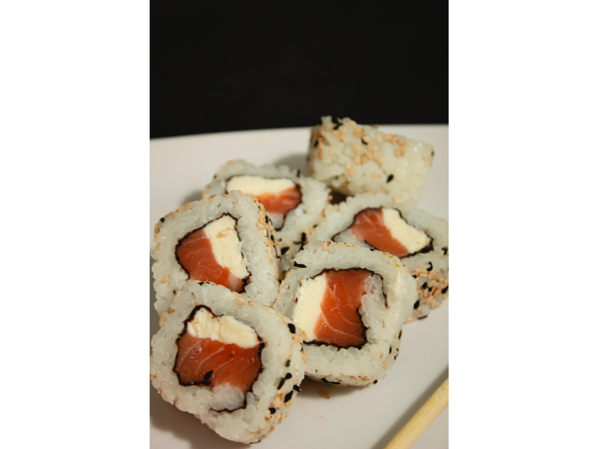 URAMAKI PHILA (10 piezas) de Yumi Sushi