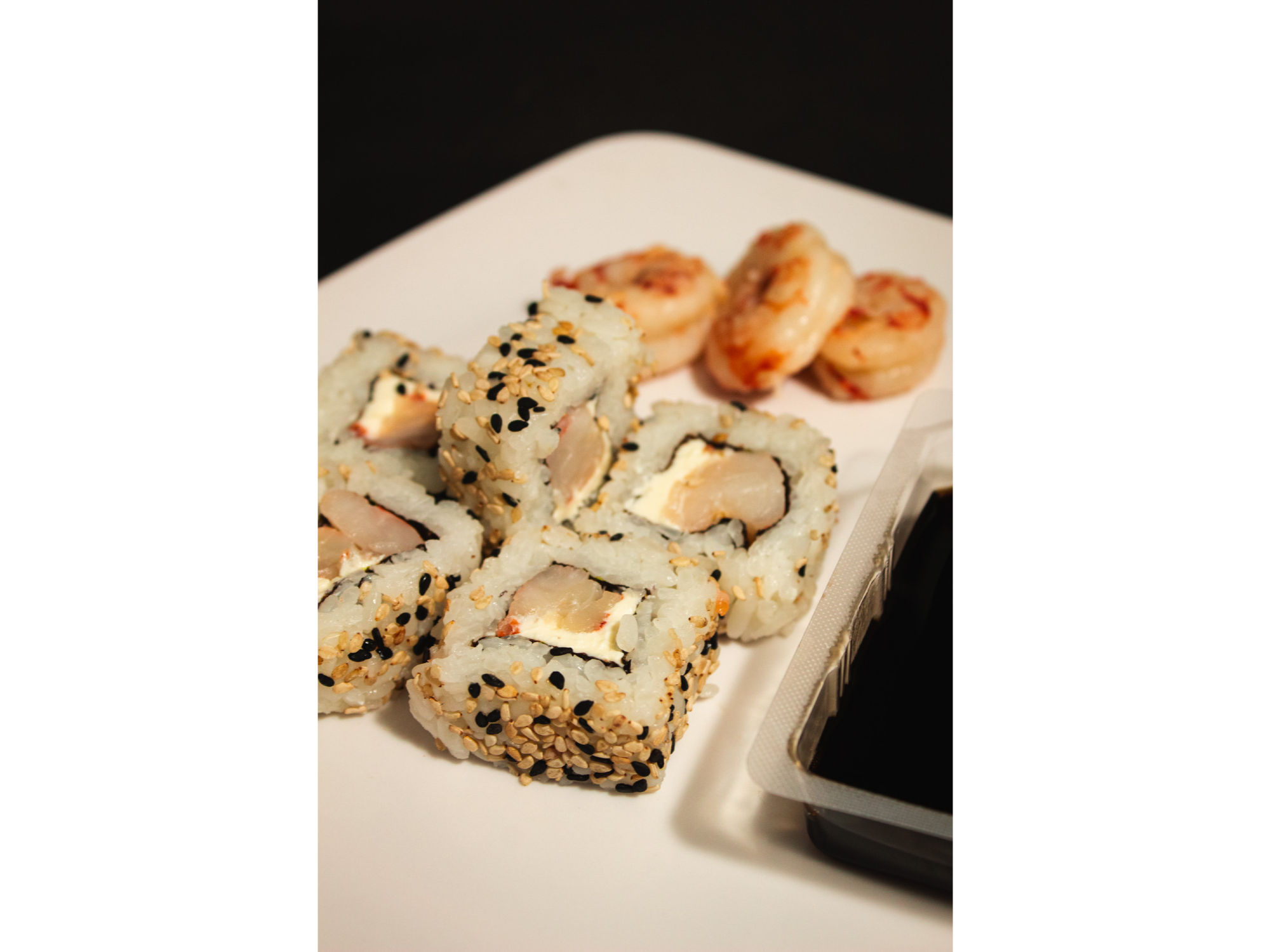 URAMAKI LANGOSTINO (10 piezas)