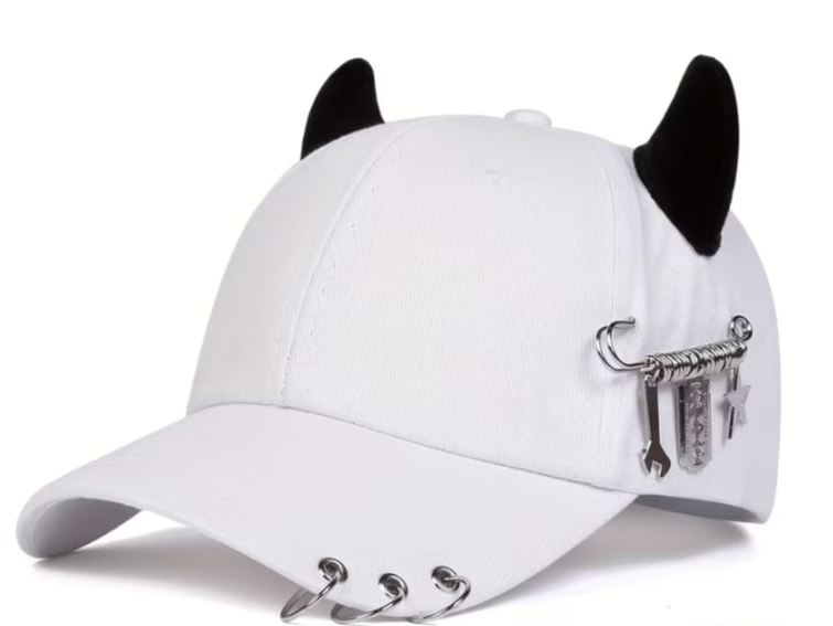 Gorra blanca con orejitas