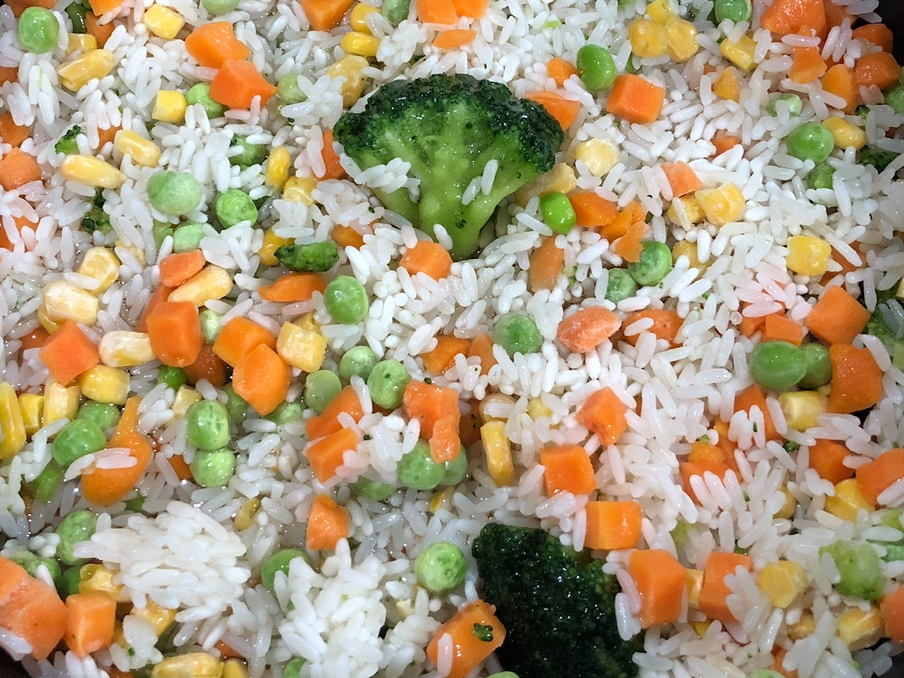 WOK DE ARROZ CON VEGETALES.