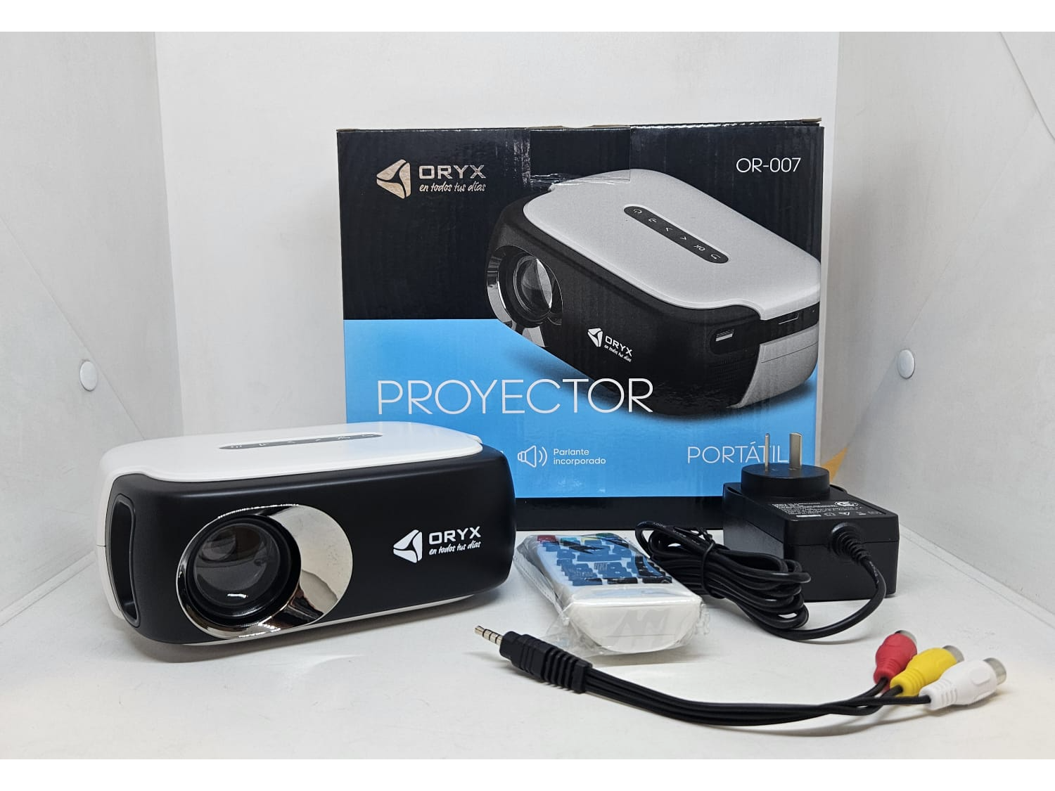 MINI PROYECTOR PORTATIL FULL HD