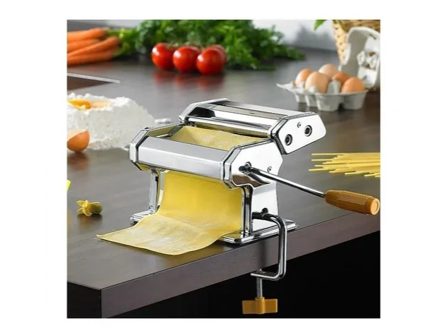 FABRICA DE PASTAS CON ACCESORIO PARA TALLARINES de aleoportunidades
