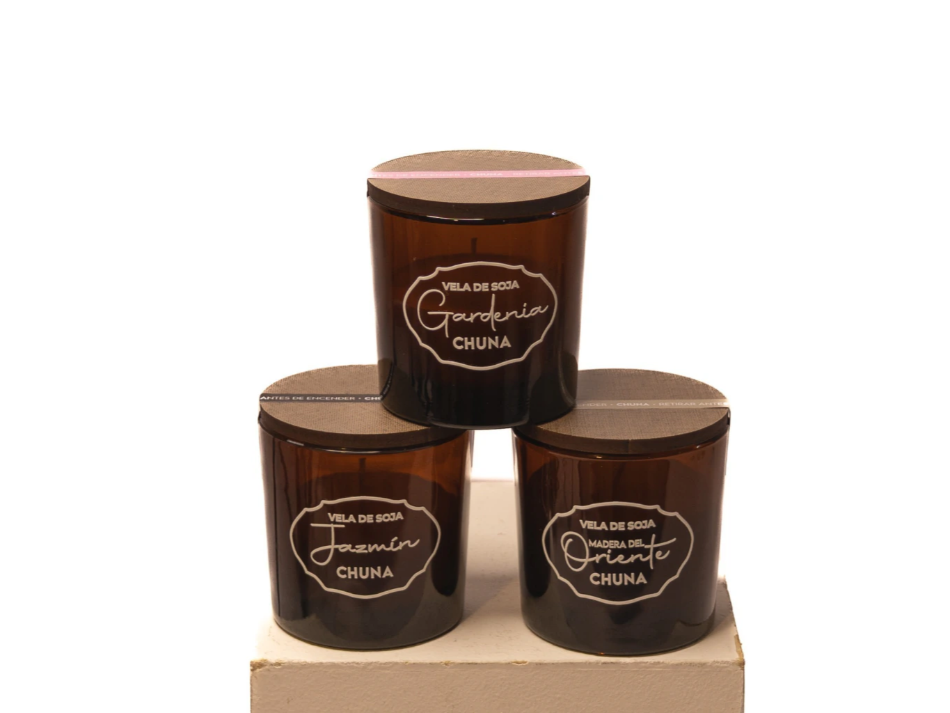 VELA DE SOJA EN VASO CON TAPA MADERA