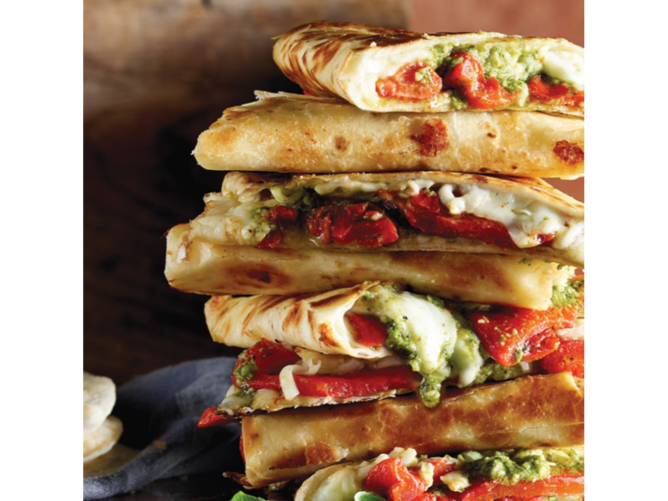 Quesadilla Caprese (opcional con ensalada!)