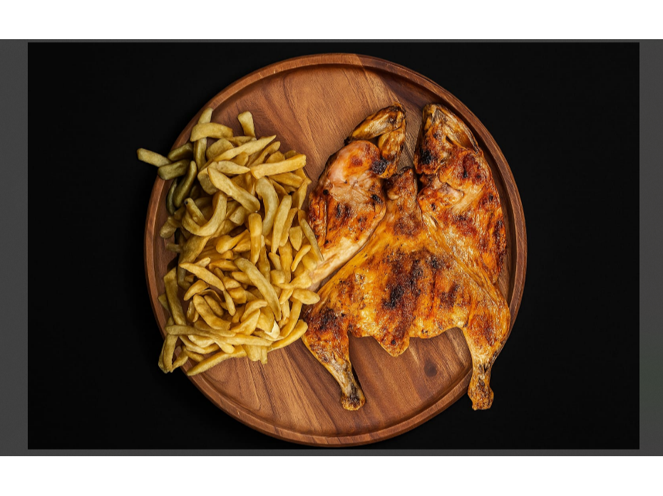 Promo Medio Pollo + Papas Chicas