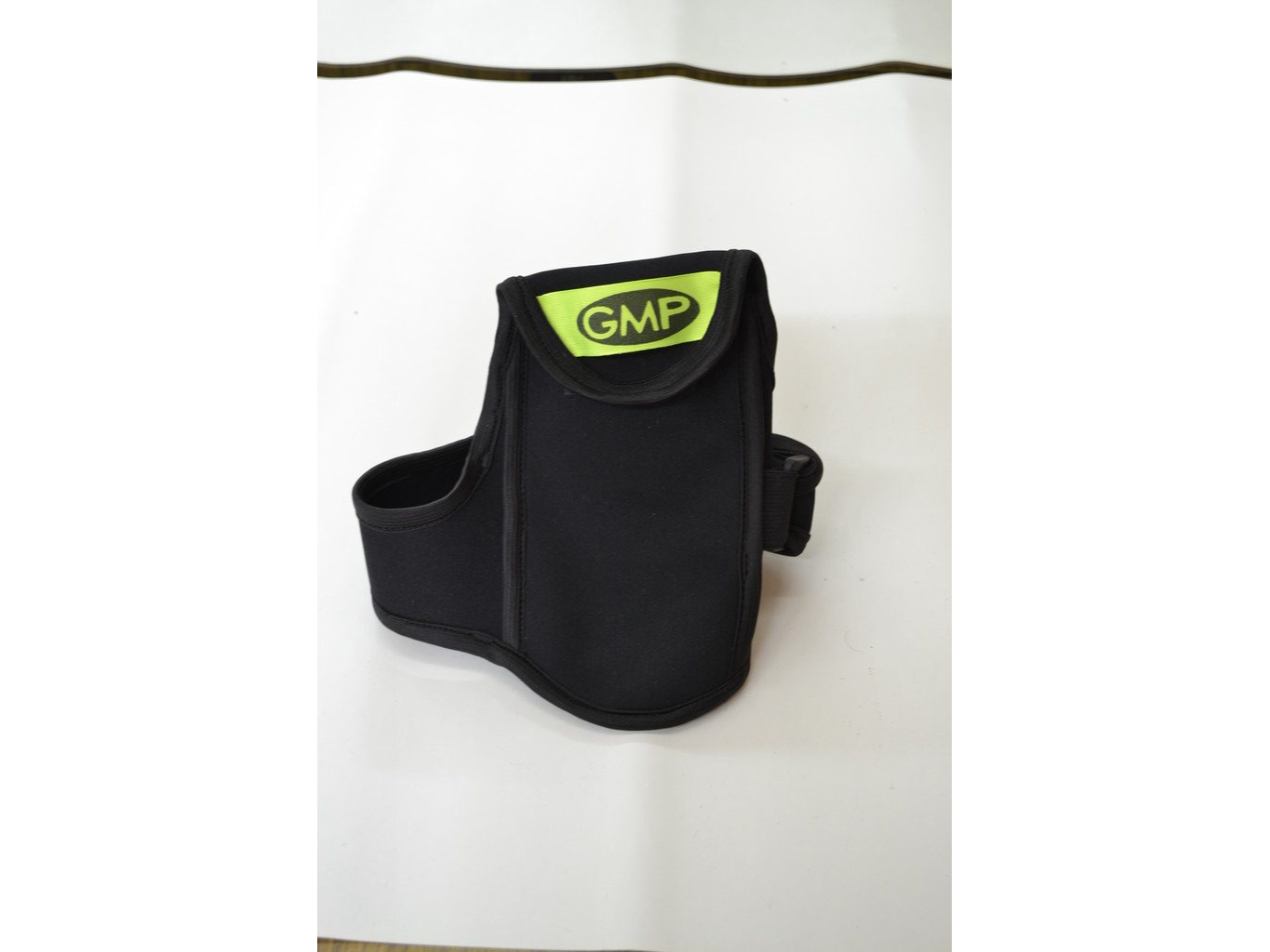 Porta celular para brazo cubierto