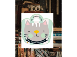 El pequeño gato ama