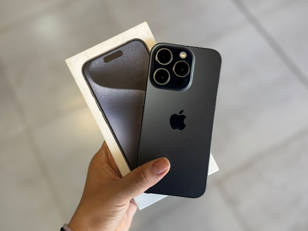 IPHONE 15 PRO CON CAJA