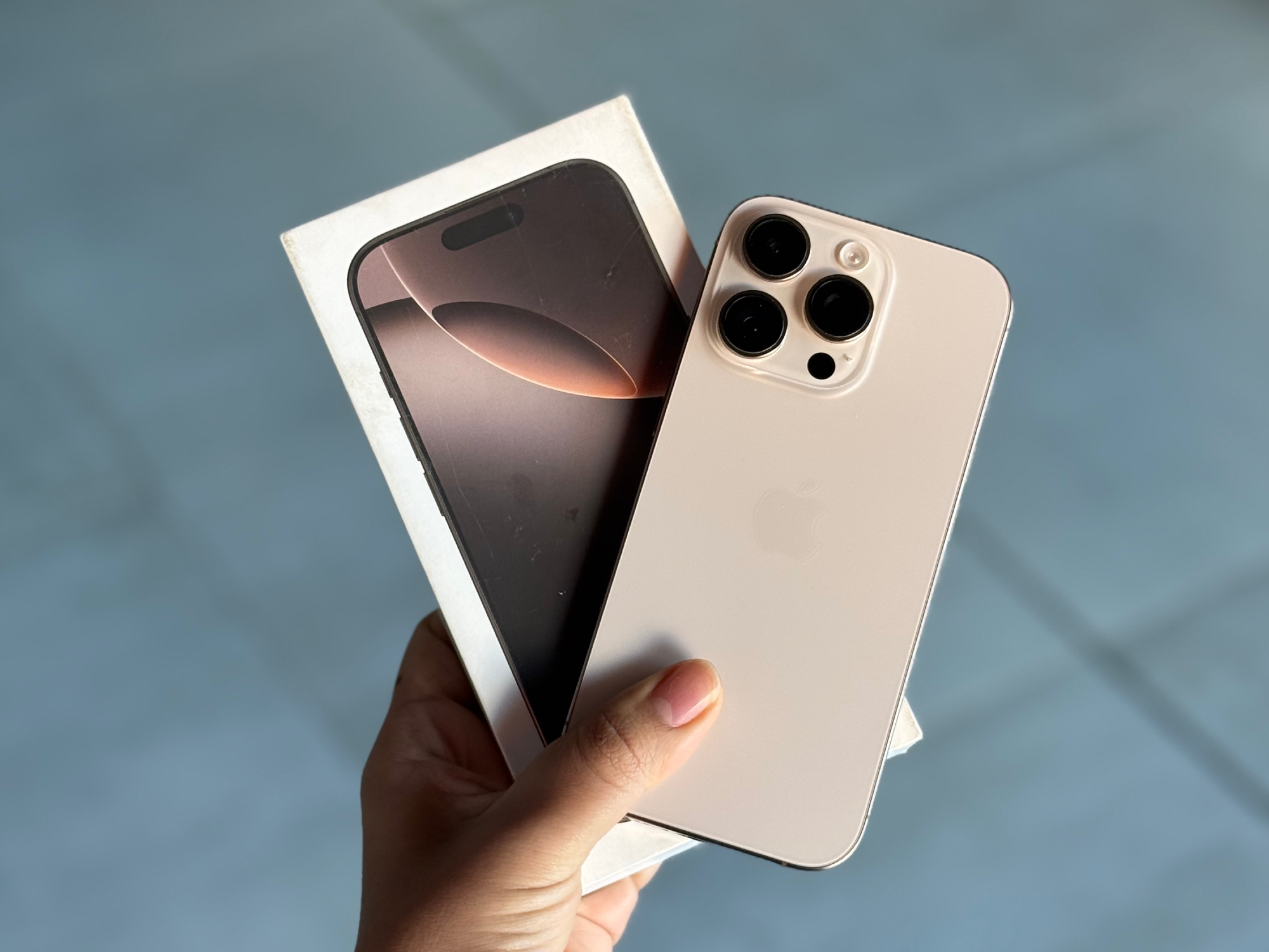 IPHONE 16 PRO CON CAJA