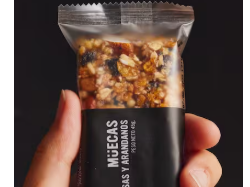 Pasas y arándanos