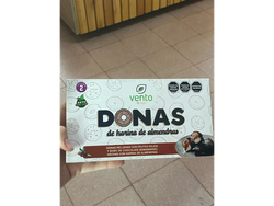 DONAS KETO RELLENAS FRUTOS ROJOS X 2 UNIDADES