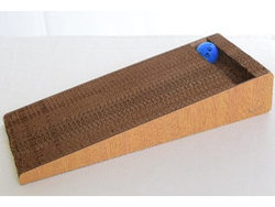 Pinopack Rascador Rampa con Pelota