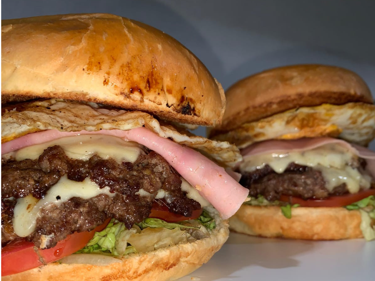 2 Burger Doble con papas y dip