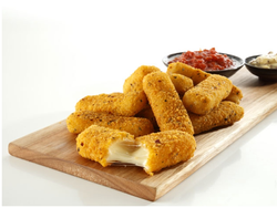 Barritas de muzzarella con finas hierbas