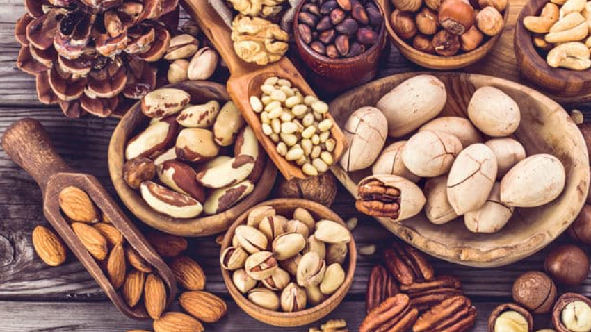 Frutos secos, granola y fruta desecada
