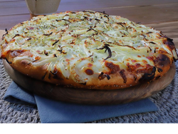 Pizza chica de 4 porciones Fugazza