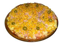 Pizza con choclo y cebolla