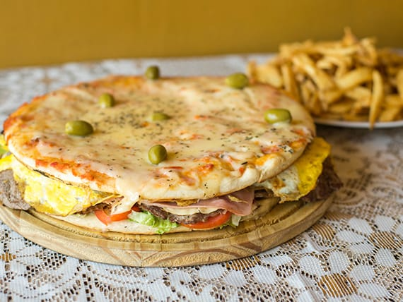 LOMOPIZZA DE 4 PORCIONES CON PAPAS DE REGALO