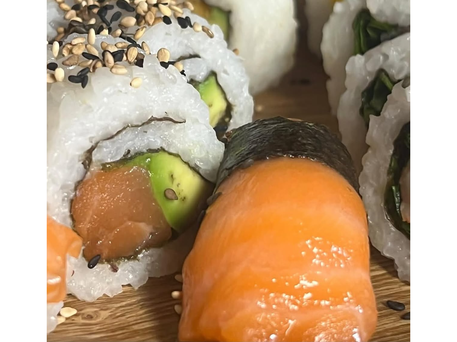 Maki salmón roll
