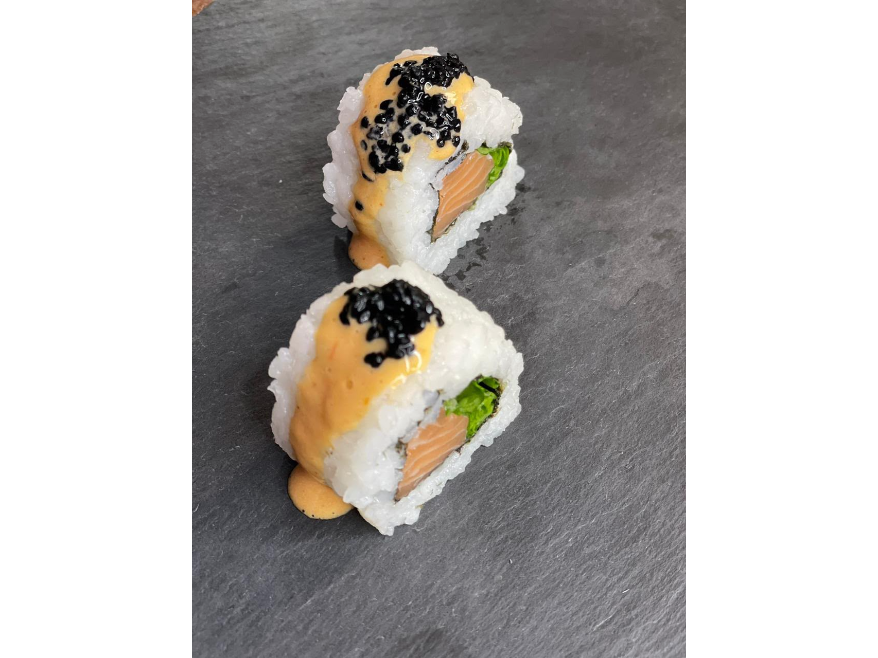 Gunkan roll