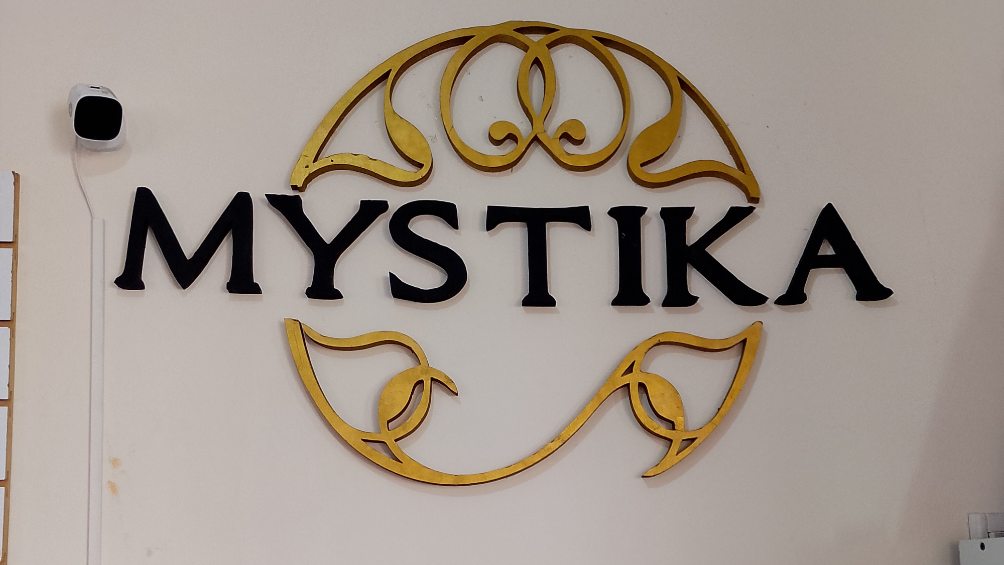 MYSTIKA ALVARADO ESQ. ISLAS MAVINAS