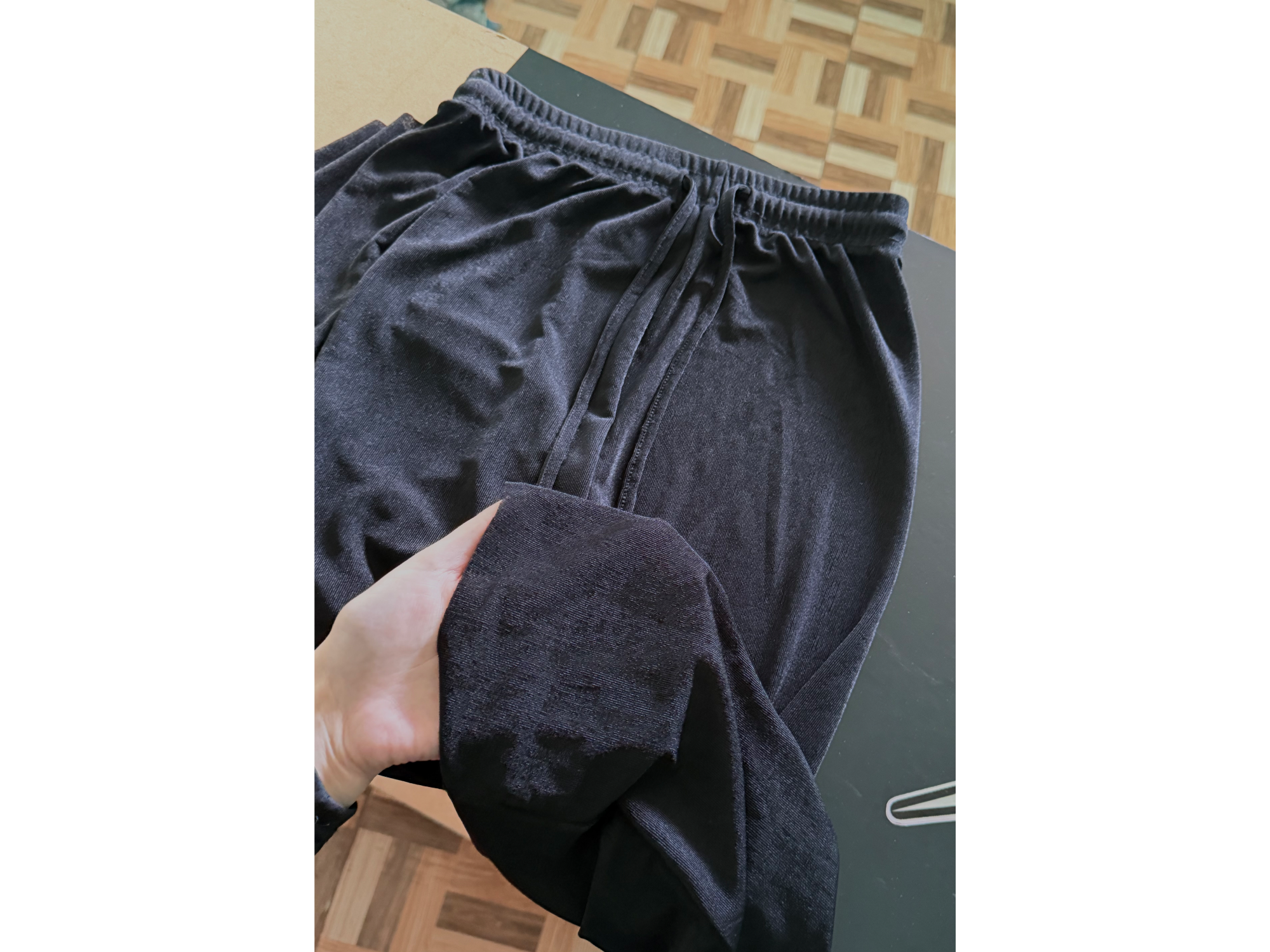 Pantalón transparente