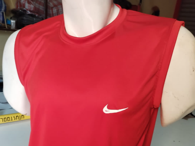 Musculosa deportiva de hombre