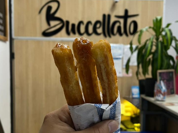Churros con dulce de leche