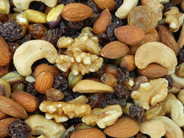 Europeo (caju, a)lmendra, mani, pasa negra y rubia