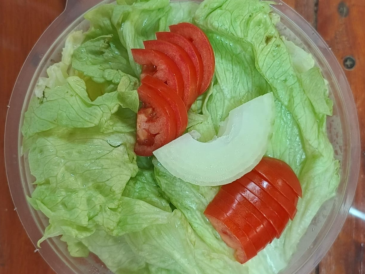 Ens. de Lech. Arrepollada, Tomate y Cebolla de Eusebio