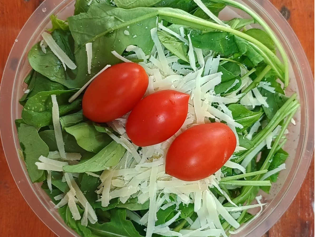 Ens. Rúcula, Cherry y Queso