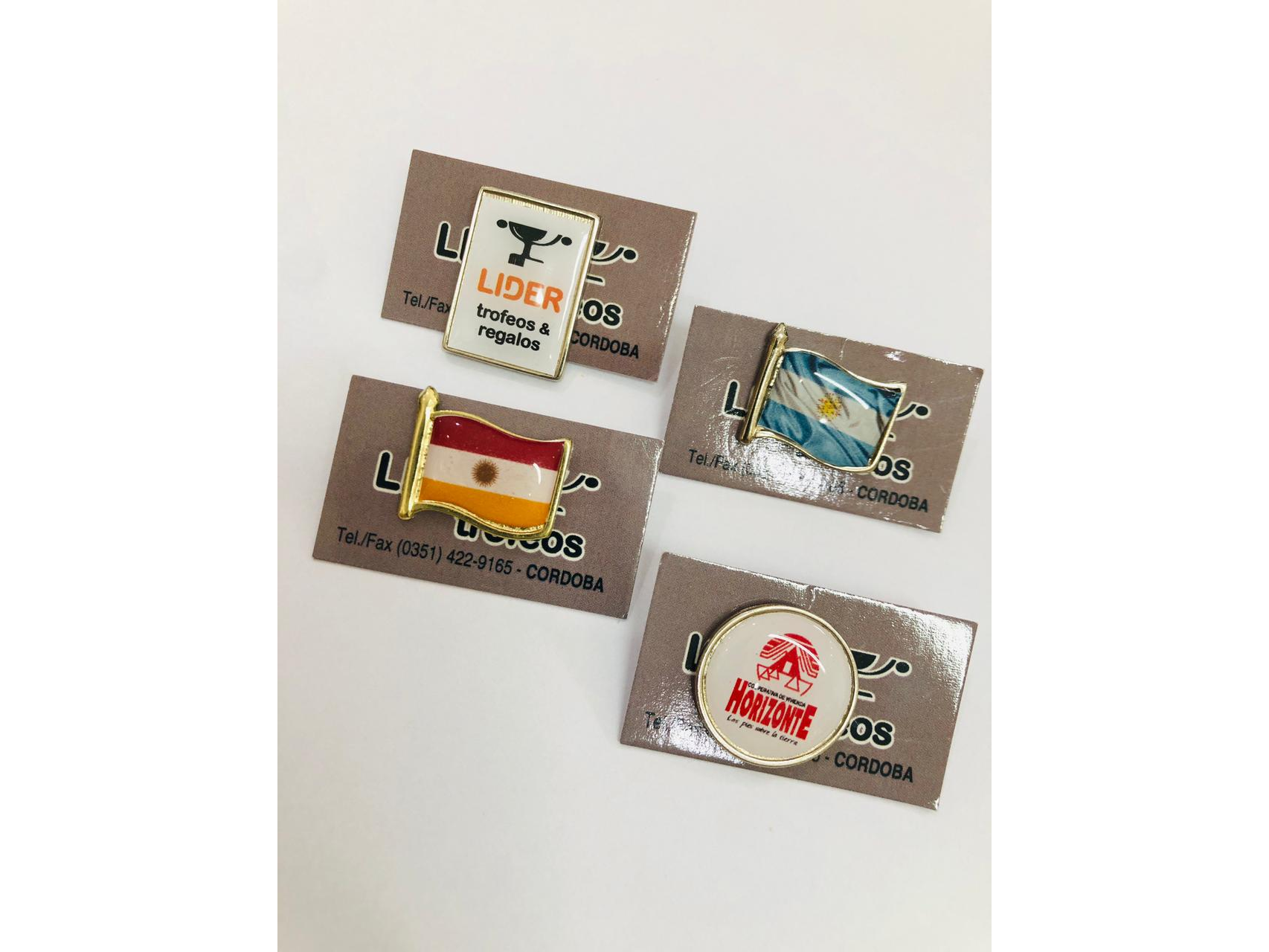 PIN MATRIZADO CON RESINA