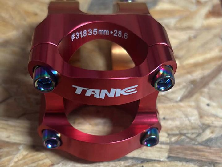 Stem corto Tanke 539 Rojo anaranjado