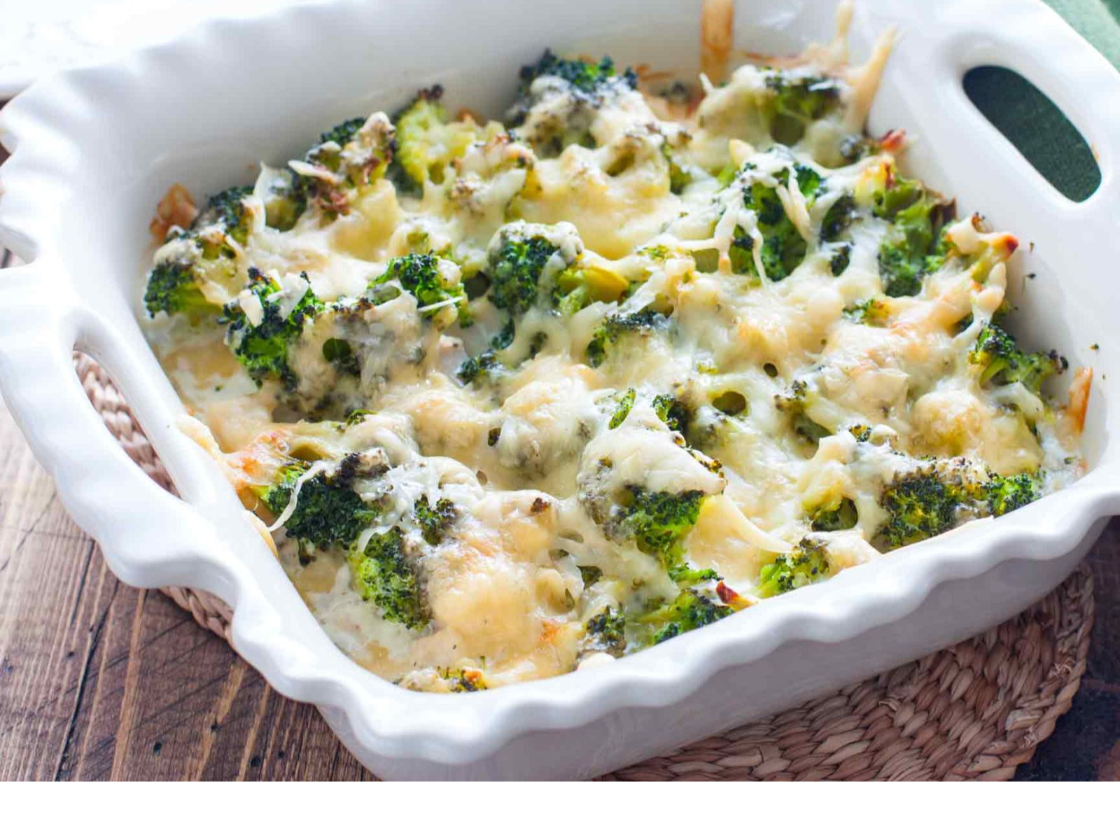 19. Brócoli o coliflor gratinado con salsa cuatro quesos y zanahorias asadas.