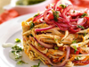 8. Crotones de zanahoria y zucchini con timbal de pollo y verduras.