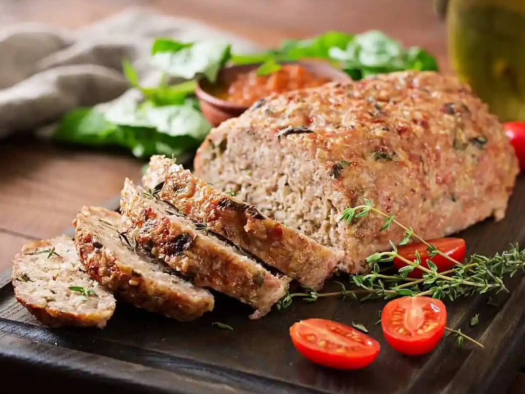 7. Pan de carne con pastel de cebolla y queso.