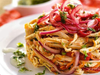 8. Crotones de zanahoria y zucchini con timbal de pollo y verduras.