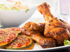 16. Pollo asado con calabacín a la napolitana.